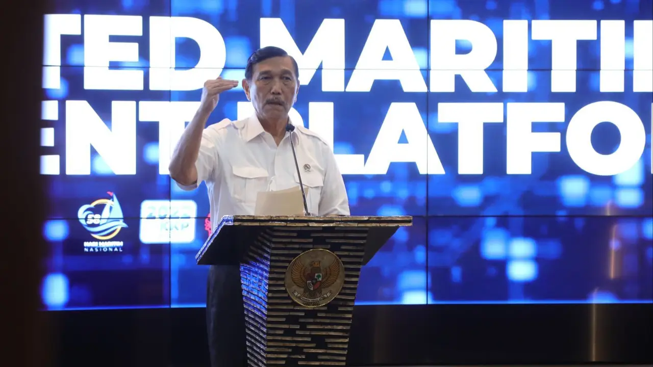 Menteri Koordinator Bidang Kemaritiman dan Investasi Luhut Binsar Pandjaitan meresmikan Command Center Kementerian Kelautan dan Perikanan. (Dok KKP)