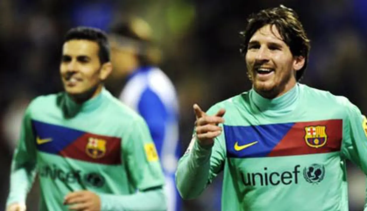 Penyerang bintang Barcelona Lionel Messi menyumbang dua gol untuk kemenangan 3-0 dari Hercules pada partai lanjutan La Liga di Alicante, 29 Januari 2011. 