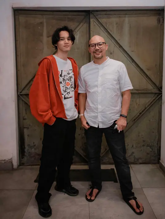 <p>Walaupun tak tinggal bersama, akan tetapi Yoyo dan Rizky tampak harmonis. Setiap kali bertemu, ayah dan anak ini terlihat begitu bahagia. [Foto: instagram/yoyoprasetyo29]</p>