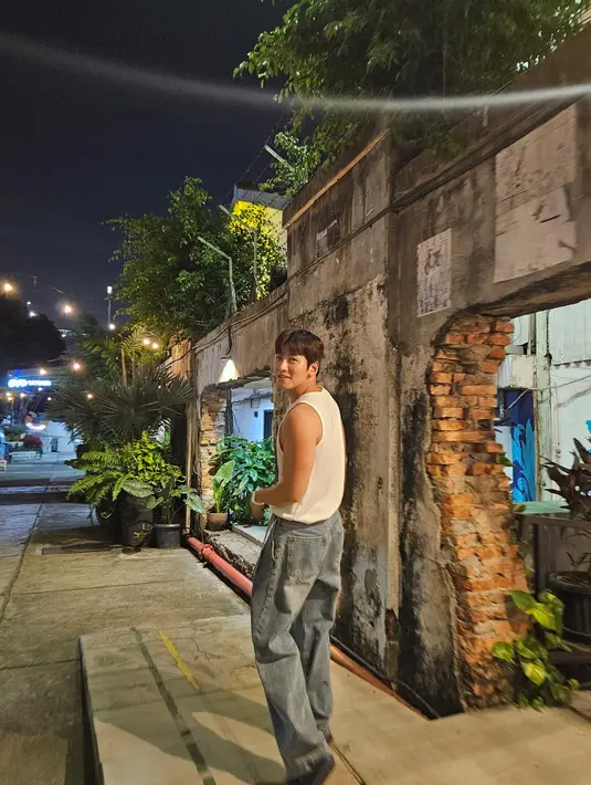 Kemunculan Ji Chang Wook di M Bloc Space juga viral di media sosial. Publik seolah tak menyangka sang aktor akan main-main di sana. (Foto: Instagram/ jichangwook)