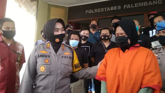 Tangisan Penyesalan Wanita Pencuri Barang Jemaah Masjid di Palembang