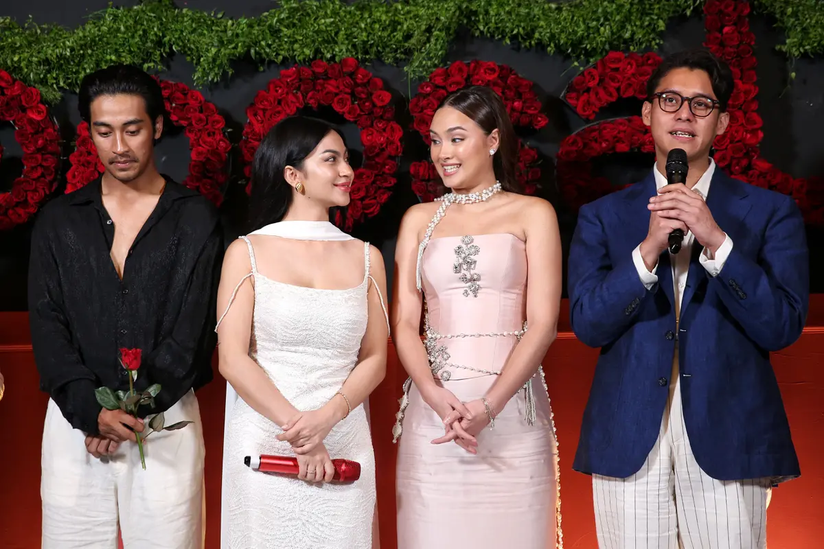 Potret Glamor Duo Bestie Ariel Tatum dan Caitlin Halderman di Gala Dinner A Business Proposal