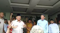 Capres Prabowo Subianto dan Cawapres Sandiaga Uno pidato di Rumah Kertanegara, Jakarta, Selasa (21/5/2019). (Merdeka.com/ Yunita Amalia)