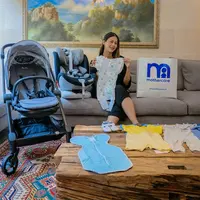 Paula Verhoeven membeli perlengkapan bayi di Mothercare (Foto: Instagram @paulaverhoeven)