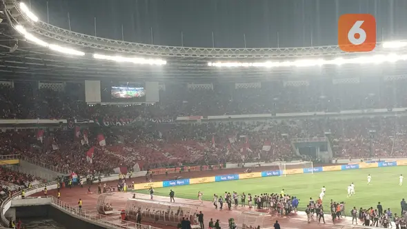 Koreo dari La Grande Indonesia dalam laga Timnas Indonesia Vs Filipina di Stadion Utama Gelora Bung Karno, Jakarta, Selasa (11/6/2024) malam WIB. (Bola.com/Hery Kurniawan)