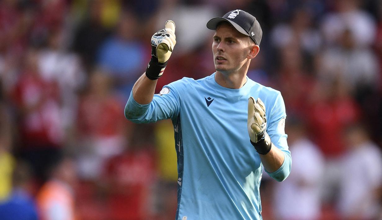 Dean Henderson. Kiper berusia 25 tahun yang baru bergabung dengan Nottingham Forest pada awal musim 2022/2023 berstatus pinjaman dari Manchester United ini tercatat baru mengoleksi 1 caps bersama Timnas Inggris dengan torehan 1 kali clean sheet. Dalam ajang UEFA Nations League 2022 ia dua kali mejadi cadangan Nick Pope. (AFP/Oli Scarff)