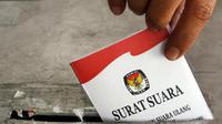 Pemilu adalah pesta demokrasi. Akan tetapi, sepertinya mayoritas masyarakat Indonesia sedang tak ingin berpesta. 
