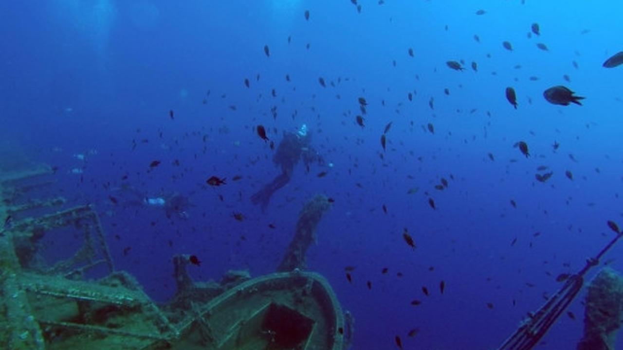 Mengunjungi Kapal MZ Zenobia di bawah laut Siprus