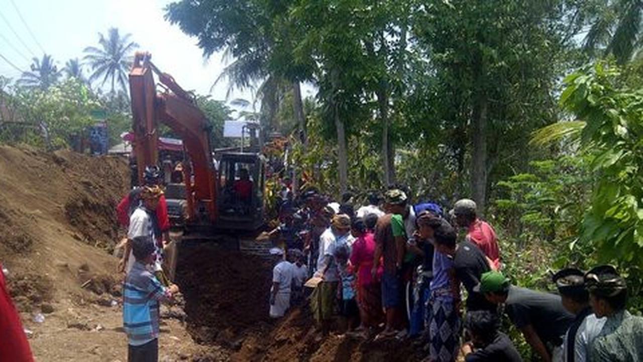 Dibunuh bersamaan dan dikubur massal