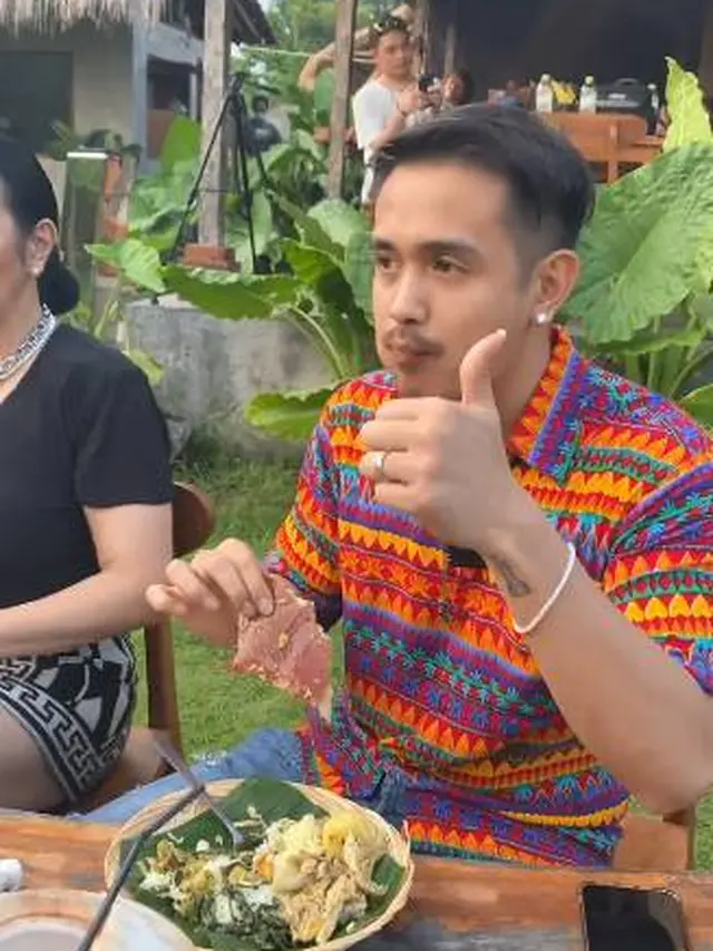 Tampil Beda Ini 6 Potret Ajun Perwira Saat Berkumis yang Menuai Sorotan