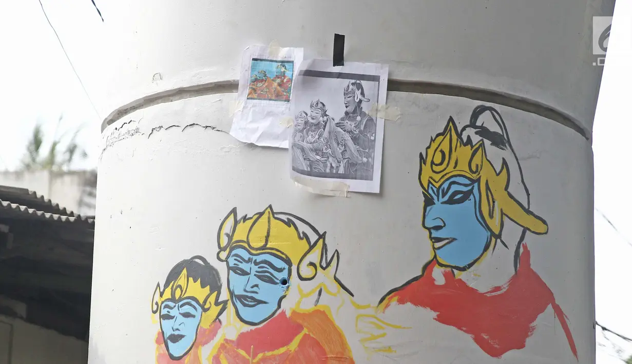 Mural buatan siswa-siswi di bawah Jalan Layang Non-tol Antasari, Jakarta, Sabtu (10/3). Sebanyak 63 tiang akan dilukis mural oleh perwakilan dari SMA dan SMK di Jakarta untuk mempercantik kawasan tersebut. (Liputan6.com/Herman Zakharia)