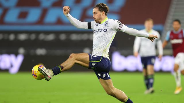 FOTO: 8 Pesepak Bola Dengan Style Kaos Kaki Rendahnya