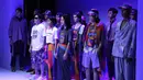 Danjyo Hyoji membuka runway Indonesia Fashion Forward Jakarta Fashion Week 2022 berkolaborasi dengan seniman Bunga Yuridespita (Foto: JFW)