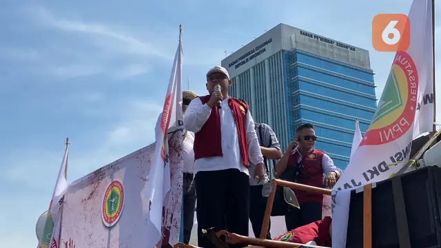Ikatan Dokter Indonesia dan Organisasi Profesi pada Selasa Pagi 11 Juli 2023 Kembali Menggelar Demo di Depan Gedung DPR RI Jelang Disahkannya RUU Kesehatan Hari Ini (Ade Nasihudin Al Ansori/Liputan6.com)