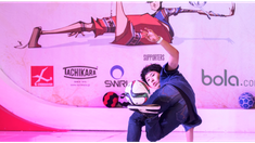 Asian Freestyler Football Championship (AFFC) 2015 diadakan di Mall Pluit Village, Jakarta Barat, Minggu (15/11/2015). Phillip Warren Wertsson gagal mempertahankan titel juara setelah kalah di final oleh Takahashi Kosuke dari Jepang.