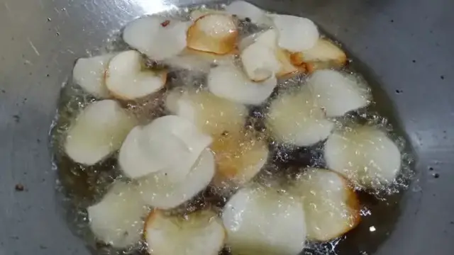 Rahasia Keripik Singkong Super Renyah Tanpa Kapur Sirih, Begini Caranya