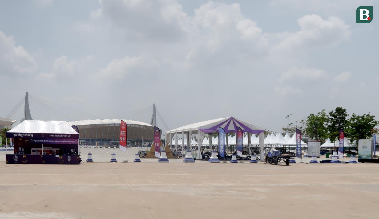 Di Stadion yang megah ini juga terdapat gelanggang olahraga lainnya seperti, badminton, renang, dan tenis meja. (Bola.com/Gregah Nurikhsani)