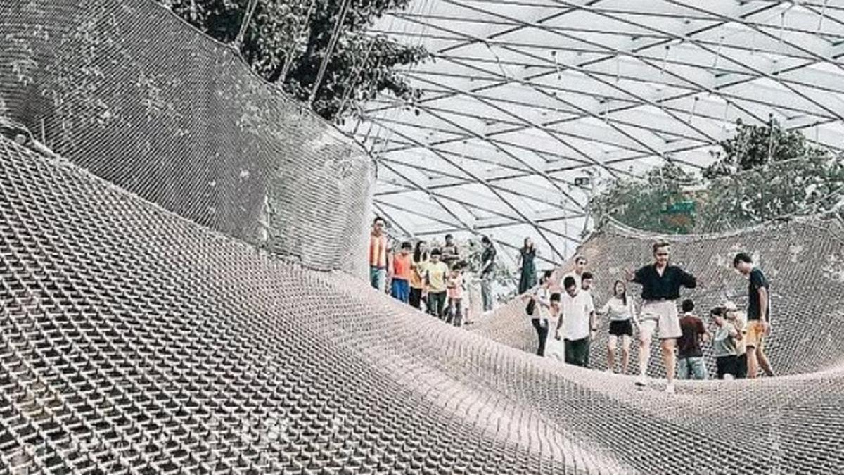 Bocah 6 Tahun Jatuh di Area Bermain Jaring Jewel Changi Airport, Hidungnya Patah