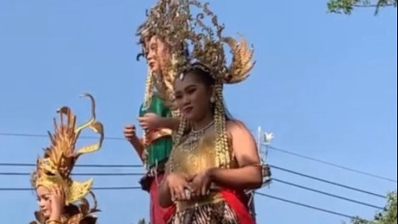 Viral Kostum Karnaval Siluman Ular Bak Sinetron Jadul, Keren Banget