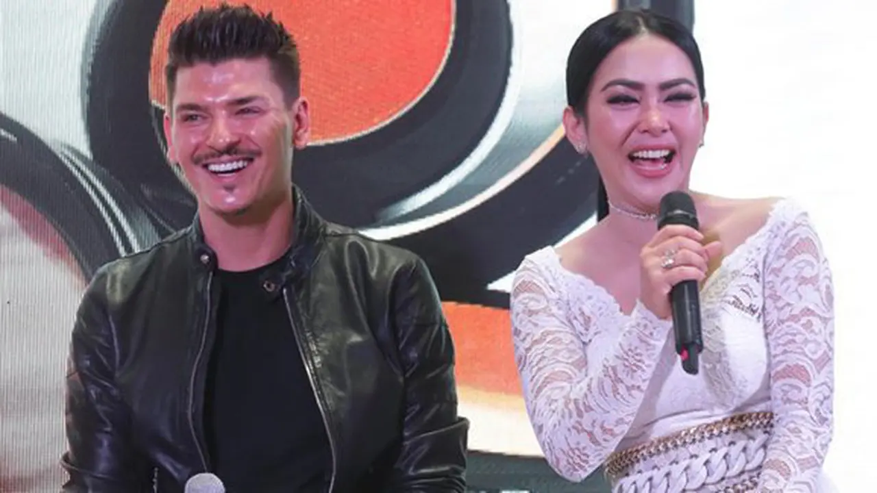 Syahrini dan Mario Dedivanovic/copyright: KapanLagi.com