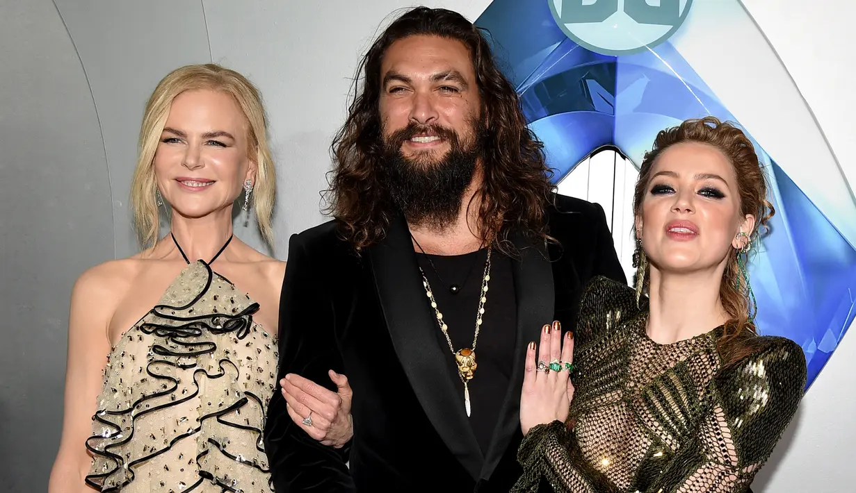 Nicole Kidman, Jason Momoa dan Amber Heard berpose di pemutaran perdana film "Aquaman" di Los Angeles, California, AS (12/12). Aquaman adalah sebuah film pahlawan super Amerika Serikat tahun 2018 garapan James Wan. (AFP Photo/Kevin Winter)