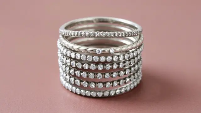 10 Gaya Cincin Tunangan 2025 Paling Dicari dan Mulai Ditinggal, Jangan Salah Pilih