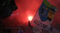 Kelompok pendukung Persela, LA Mania. (Bola.com/Aditya Wany)