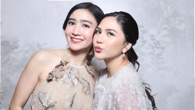 Yuki Kato, Jessica Mila, Febby Rastanty Bertemu di Kondangan. [@febbyrastanty]