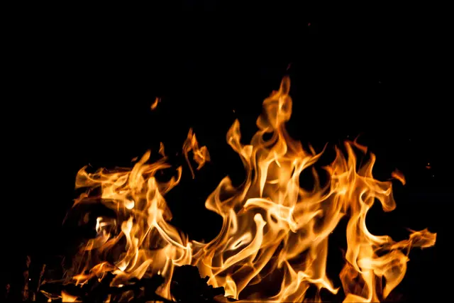3. Cemburu, Pria di Jaksel Bakar Rumah Istri