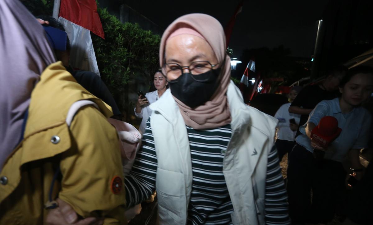 Istri Bupati Pemalang Noor Faizah Tiba di Gedung KPK