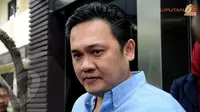 Farhat Abbas Takan Persulit Nia Daniati Untuk Bercerai