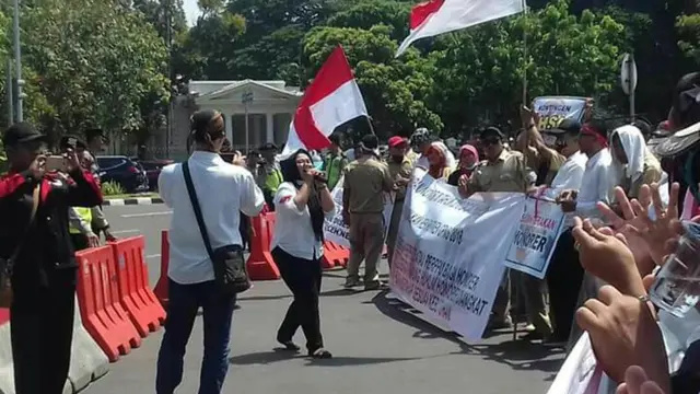 Guru Honorer Purbalingga Ancam Mogok Mengajar Selama 1 Bulan
