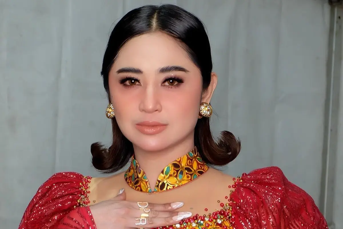 Dewi Perssik. (Foto: Dok. Instagram @dewiperssik9)