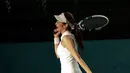 Outfit tenis estetis Enzy Storia dengan dress activewear tanpa lengan yang stylish [IG @enzystoria.