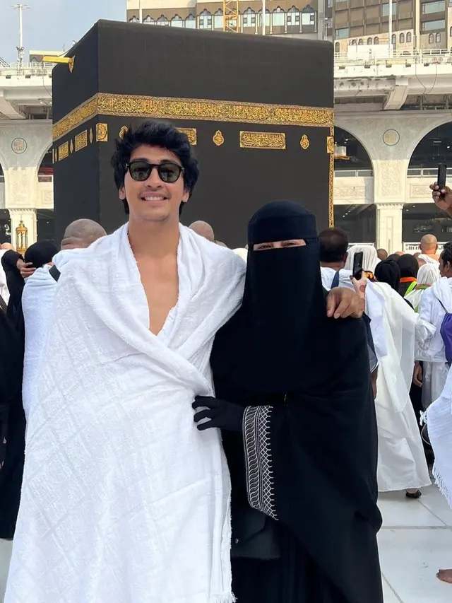 Ummi Pipik ajak keluarga kecil umrah