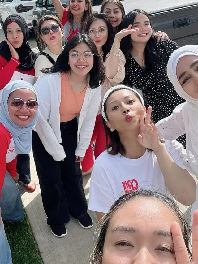 Cindy Fatikasari Rayakan Hari Kanada