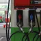 Mesin pengisian ulang bahan bakar minyak di salah satu SPBU, Jakarta, Selasa (15/3). Pertamina menurunkan harga bahan bakar minyak (BBM) umum Pertamax, Pertamax Plus, Pertamina Dex, dan Pertalite Rp 200 per liter. (Liputan6.com/Angga Yuniar)