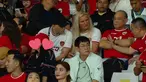 Rupanya, kehadiran Lee Kyung Kyu merupakan wujud janji yang pernah diucapkannya kepada pelatih Timnas Indonesia, Shin Tae-yong. Dalam sebuah video di YouTube yang dirilis pada Juli 2024, Lee Kyung Kyu mengungkapkan keinginannya untuk menonton pertandingan kandang Timnas Indonesia. (Liputan6.com/X/@kimjuncotton_o)