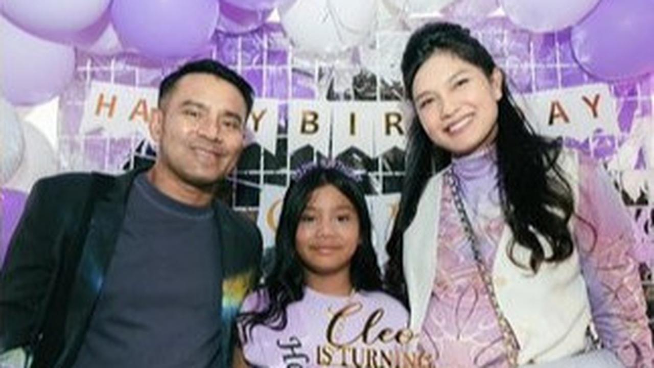 7 Potret Ulang Tahun Cleo Putri Judika dan Duma Riris, Kini Resmi Menginjak Usia 10 Tahun - Dekorasinya Manis Abis dengan Nuansa Ungu dan Dilengkapi Trampolin