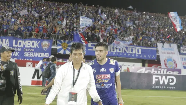 Pelatih Arema Cronus, Joko Susilo (Bola.com/Erwin Fitriansyah)