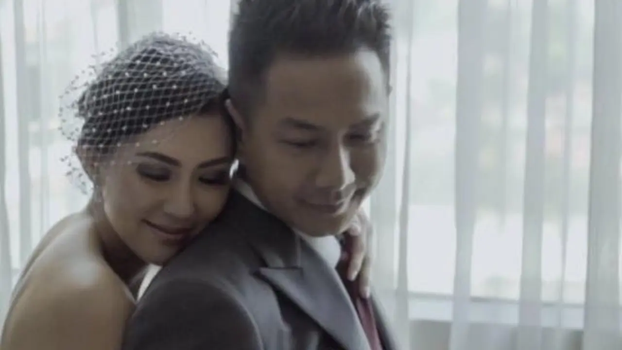 Akhiri Masa Duda, Ini 7 Potret Penikahan Delon dan Aida Chandra