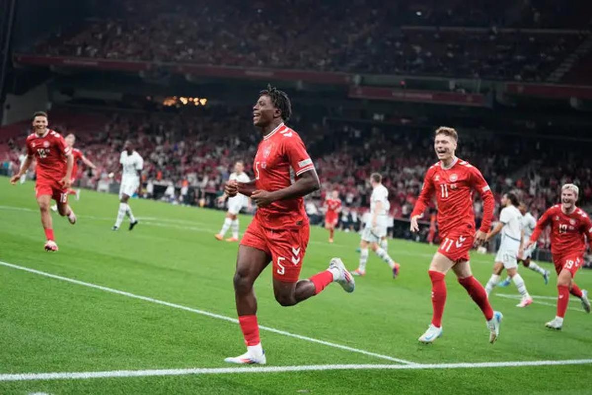Here We Go! Patrick Dorgu Jadi Rekrutan Pertama Ruben Amorim di MU
