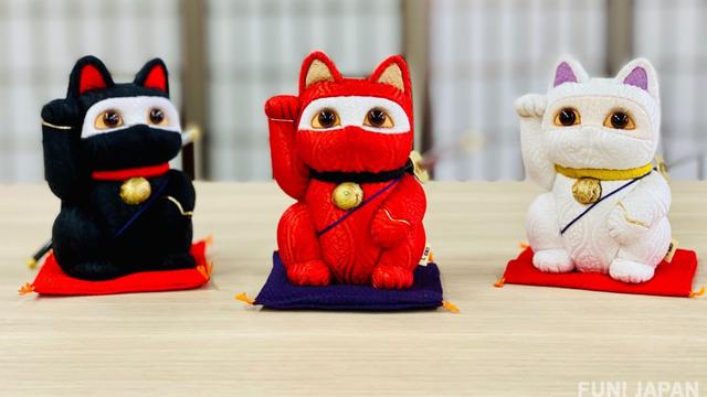 Kocak, Ini 6 Potret Maneki Neko Lucu yang Berpose Nyeleneh