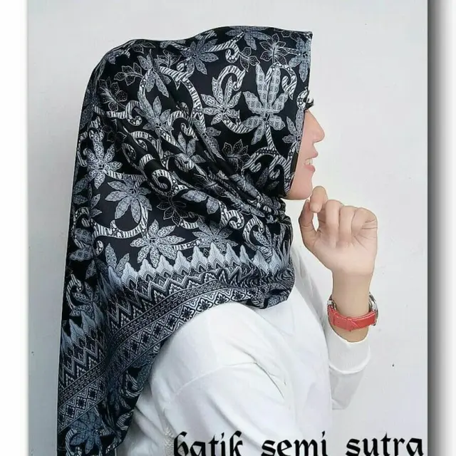 jilbab motif batik