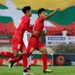 Hein Htet Aung, pemain Myanmar yang bermain di Liga Malaysia dijatuhi larangan satu pertandingan akibat melakukan salam tiga jari saat timnya bertemu PDRM di Liga 2 Malaysia (AFP/Sai Aung Main)