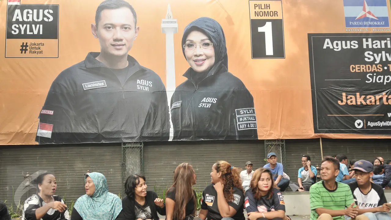 Nobar Debat Cagub, Pendukung AHY Mulai Berdatangan