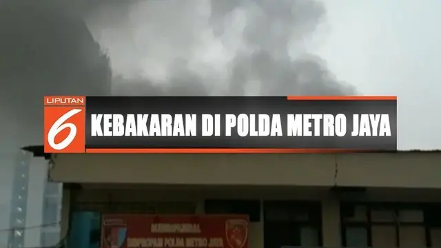 Upaya pemadaman api sempat terkendala asap tebal yang membuat petugas kesulitan mencari titik api.