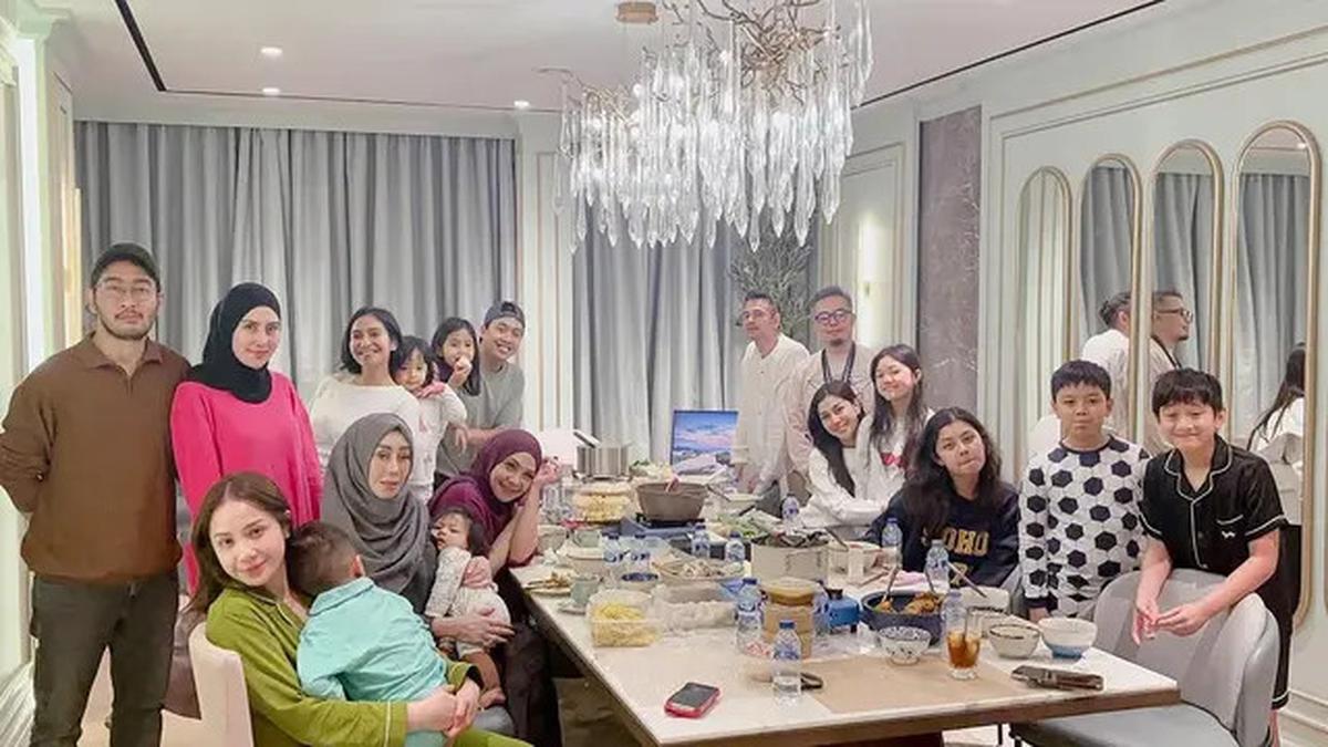 6 Potret Raffi Ahmad Sahur hingga Buka Puasa Bareng Rekan Artis, Ramadan Penuh Momen