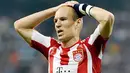 Kekecewaan winger Bayern Muenchen Arjen Robben di laga final Liga Champions melawan Inter Milan di Santiago Bernabeu, 22 Mei 2010. Inter unggul 2-0. AFP PHOTO DDP / SASCHA SCHUERMANN 