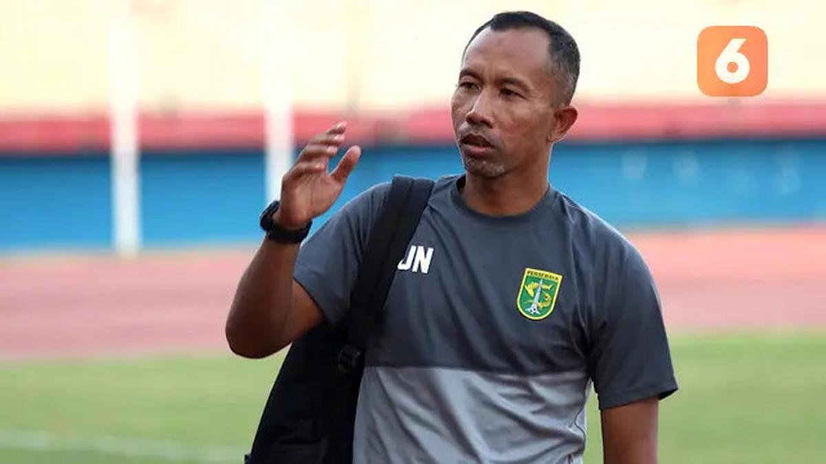Gantikan Paul Munster, Persebaya Tunjuk Uston Nawawi di 2 Laga Tersisa BRI Liga 1